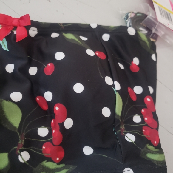 BETSEY JOHNSON Cherry Bikini - Picture 3 of 7